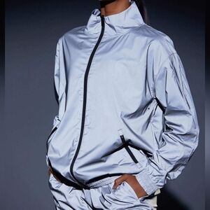 Unisex reflective windbreaker